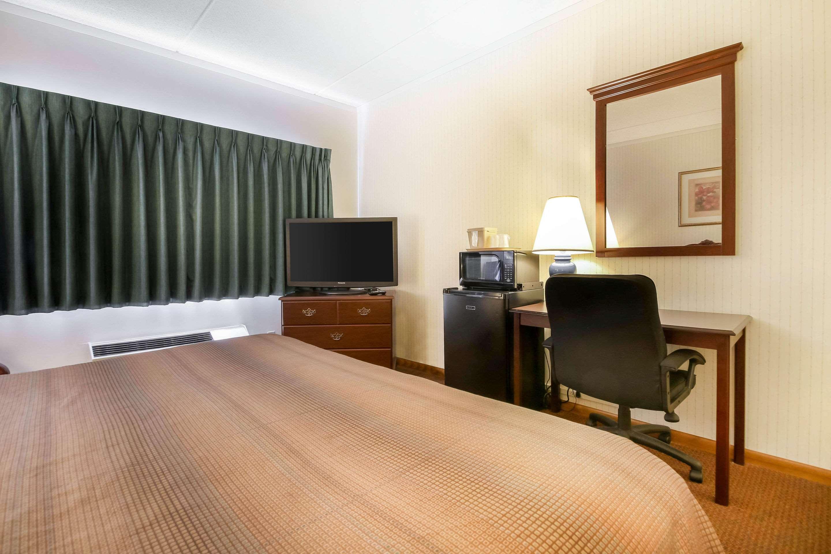 Comfort Inn & Suites Beaver Dam Ngoại thất bức ảnh