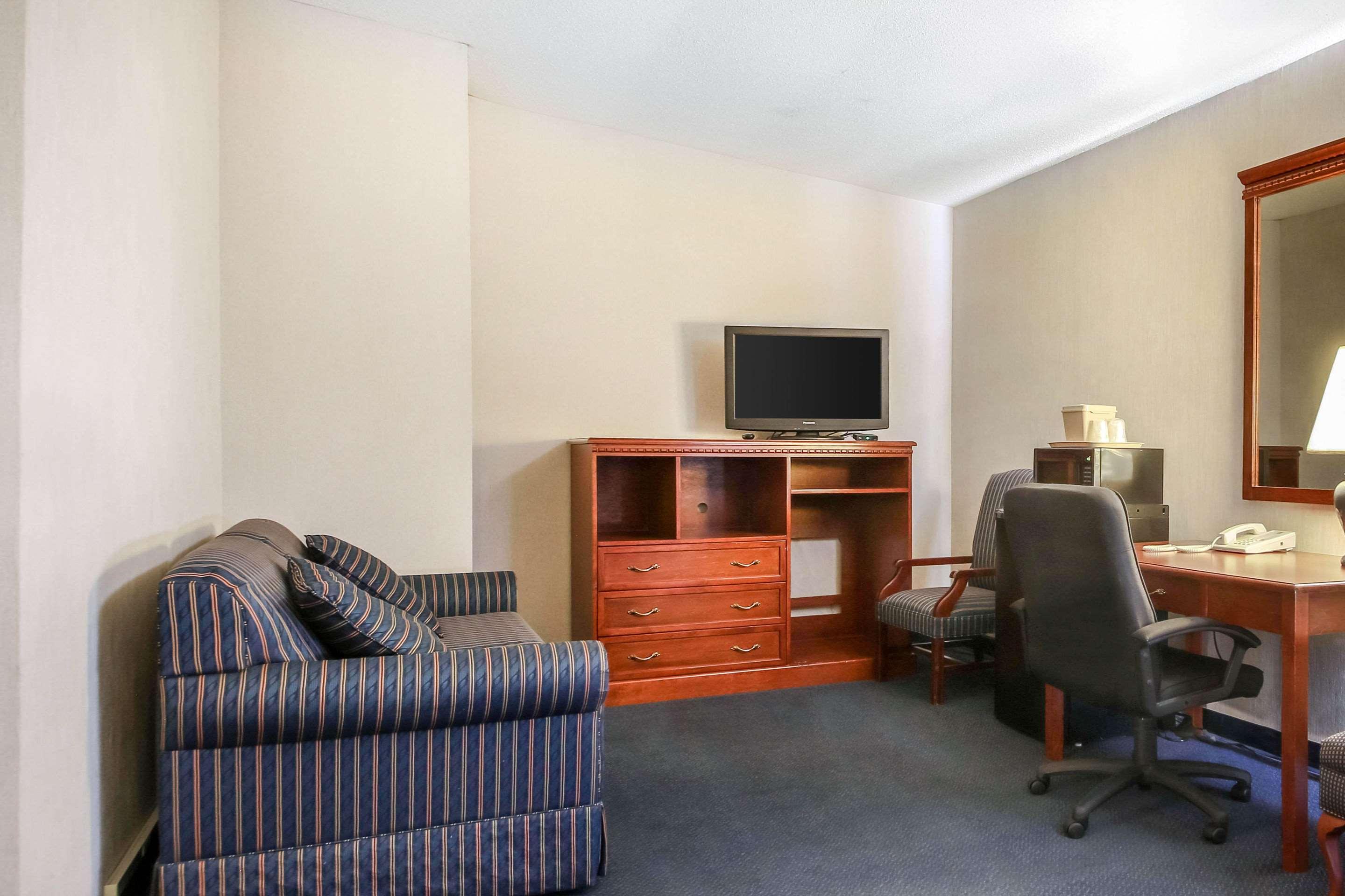 Comfort Inn & Suites Beaver Dam Ngoại thất bức ảnh