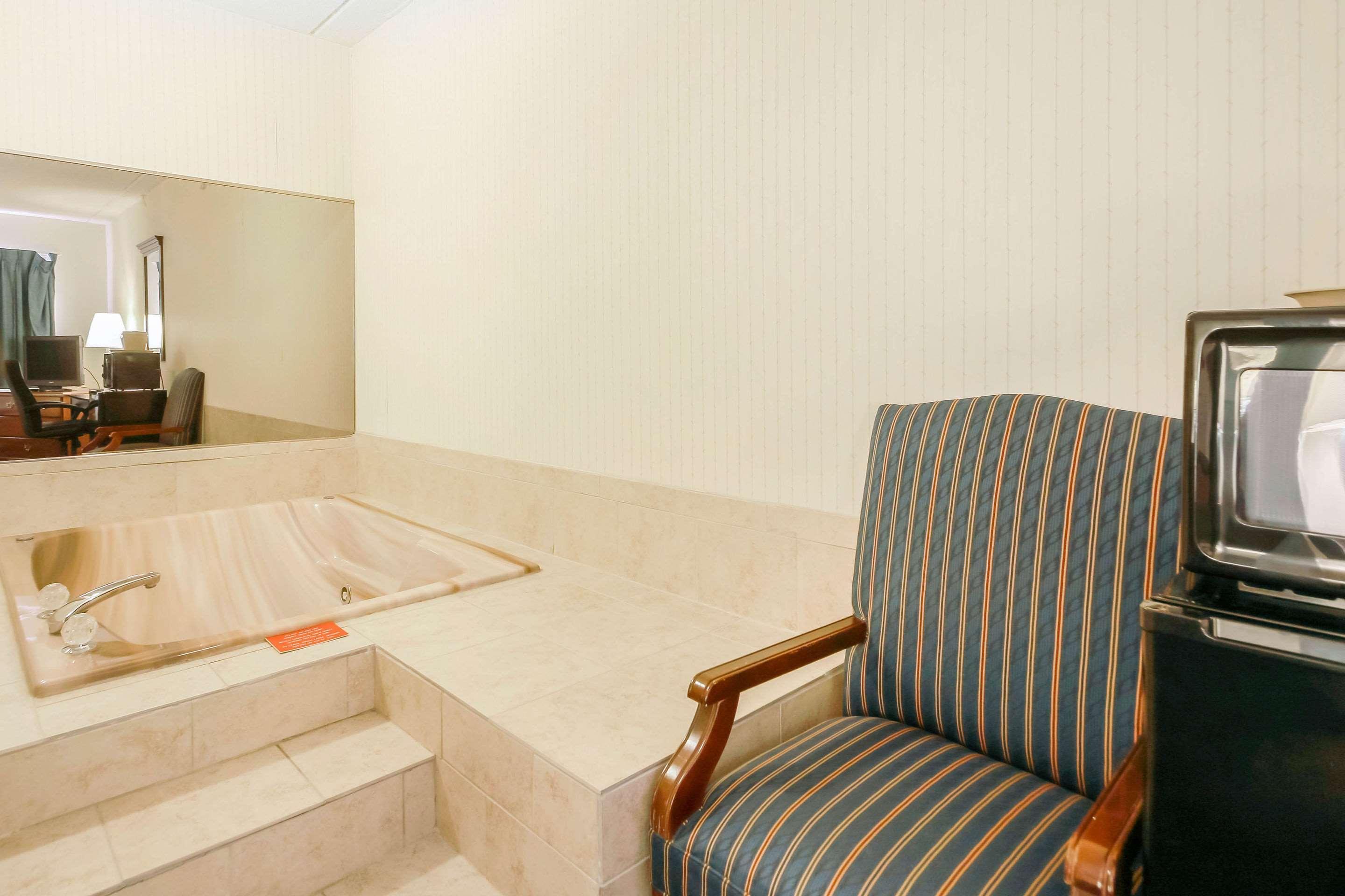Comfort Inn & Suites Beaver Dam Ngoại thất bức ảnh