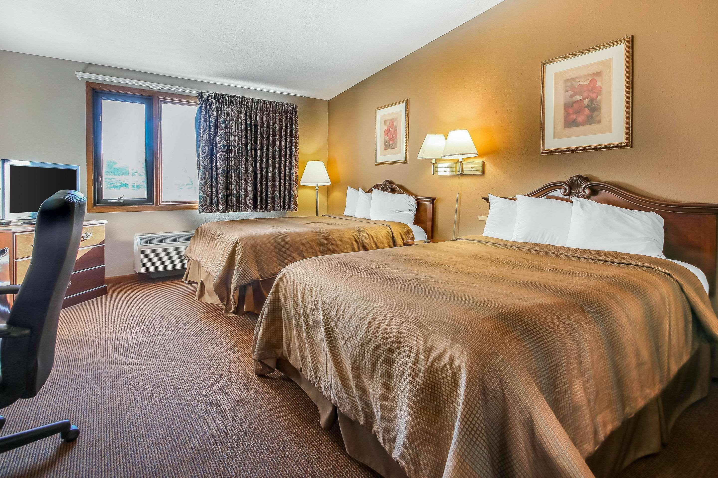 Comfort Inn & Suites Beaver Dam Ngoại thất bức ảnh