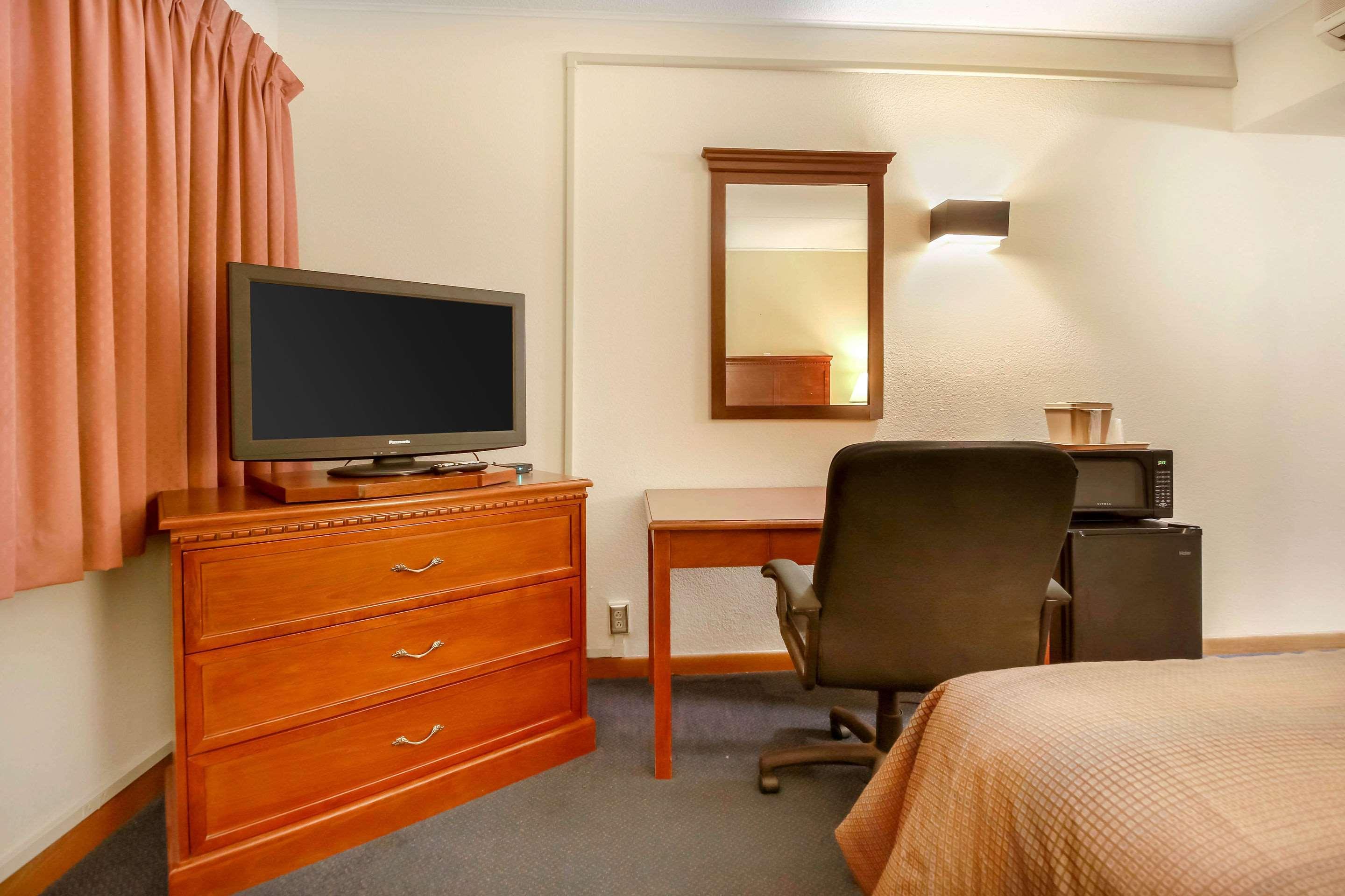 Comfort Inn & Suites Beaver Dam Ngoại thất bức ảnh