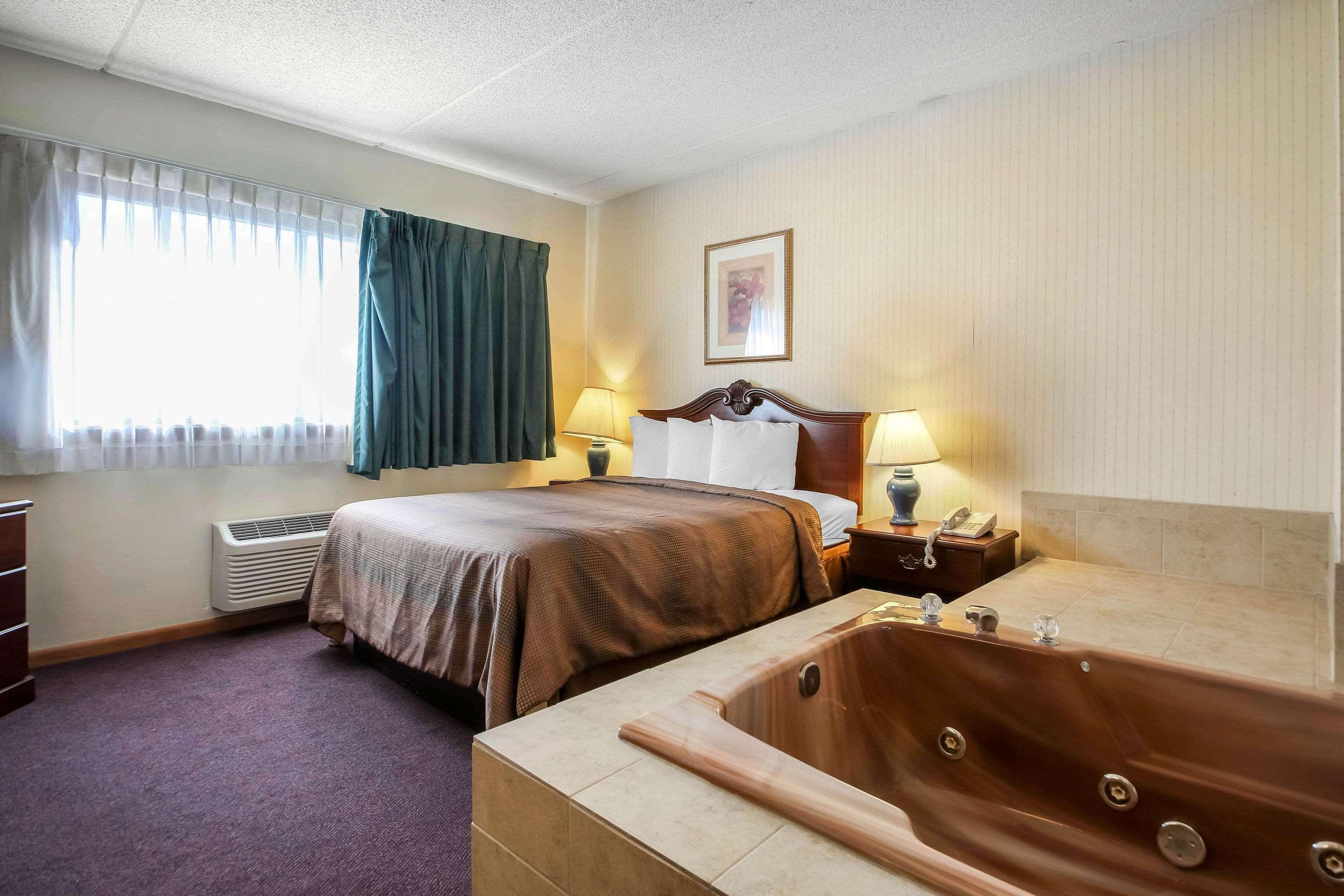 Comfort Inn & Suites Beaver Dam Ngoại thất bức ảnh