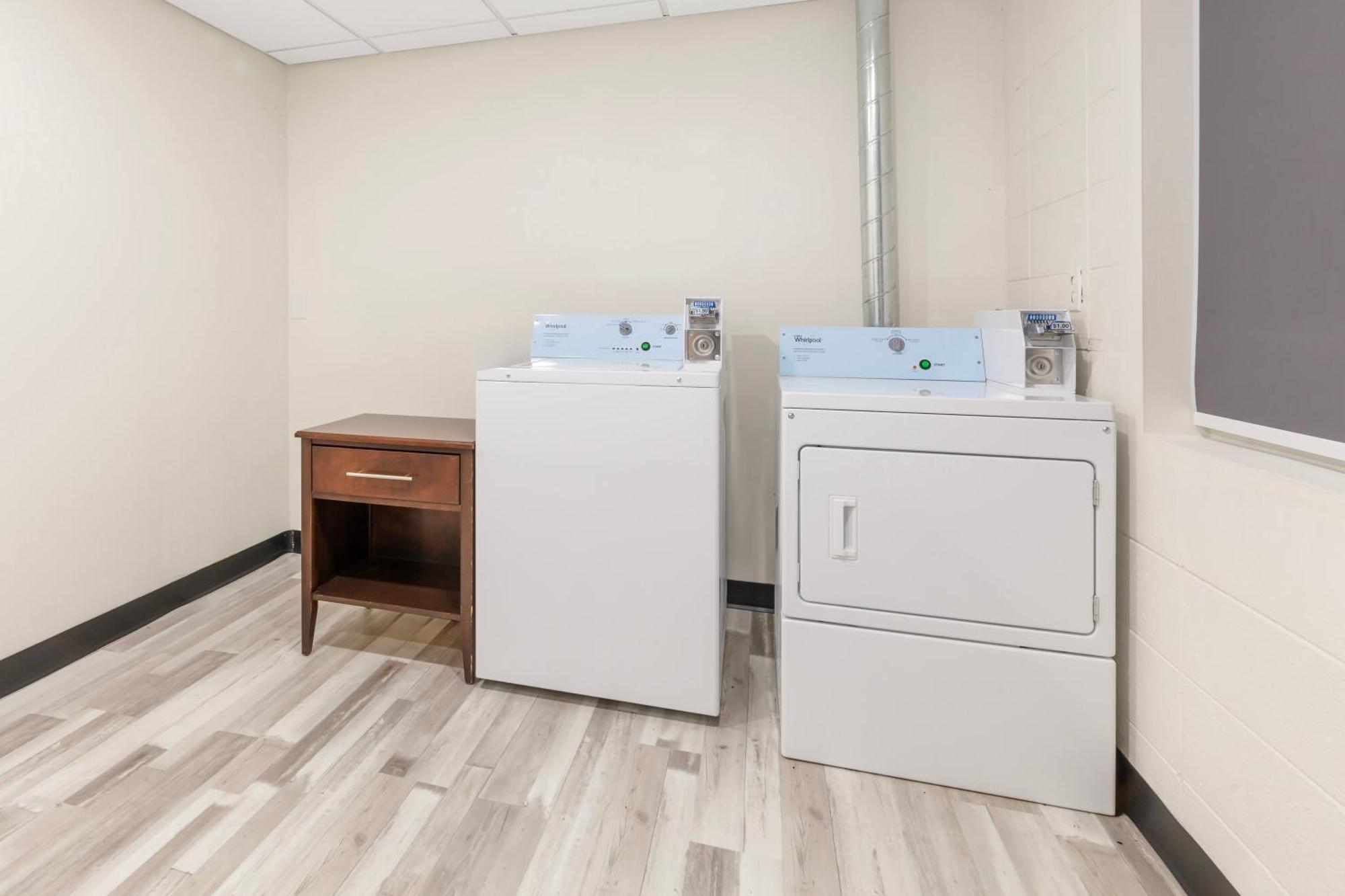 Comfort Inn & Suites Beaver Dam Ngoại thất bức ảnh
