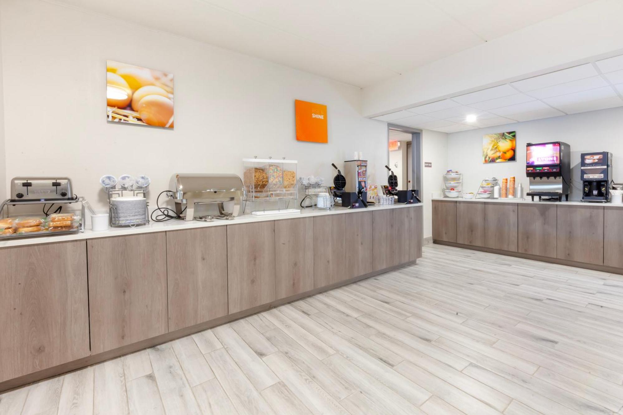 Comfort Inn & Suites Beaver Dam Ngoại thất bức ảnh