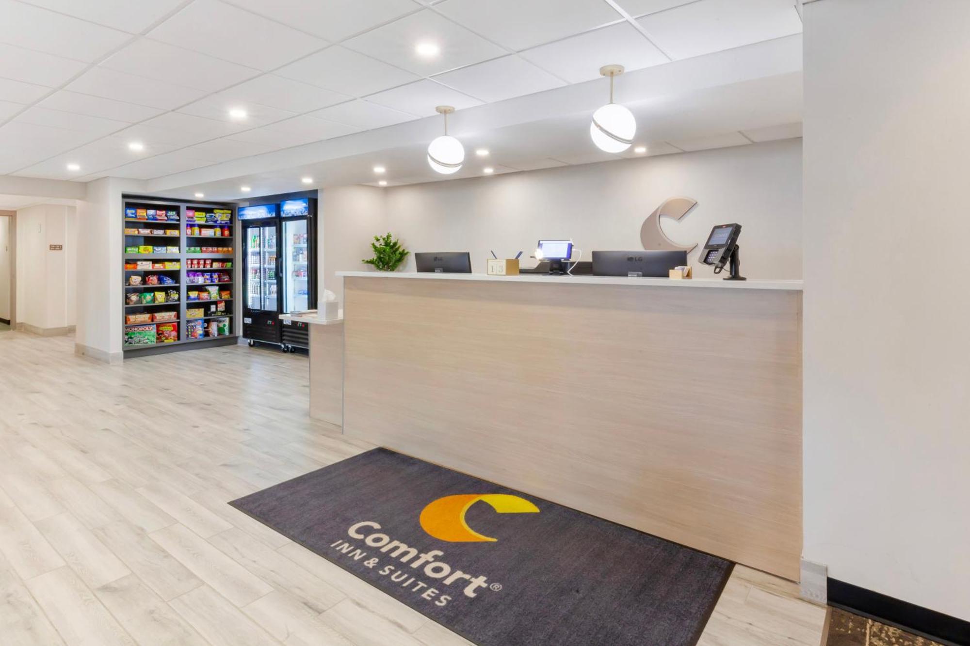 Comfort Inn & Suites Beaver Dam Ngoại thất bức ảnh
